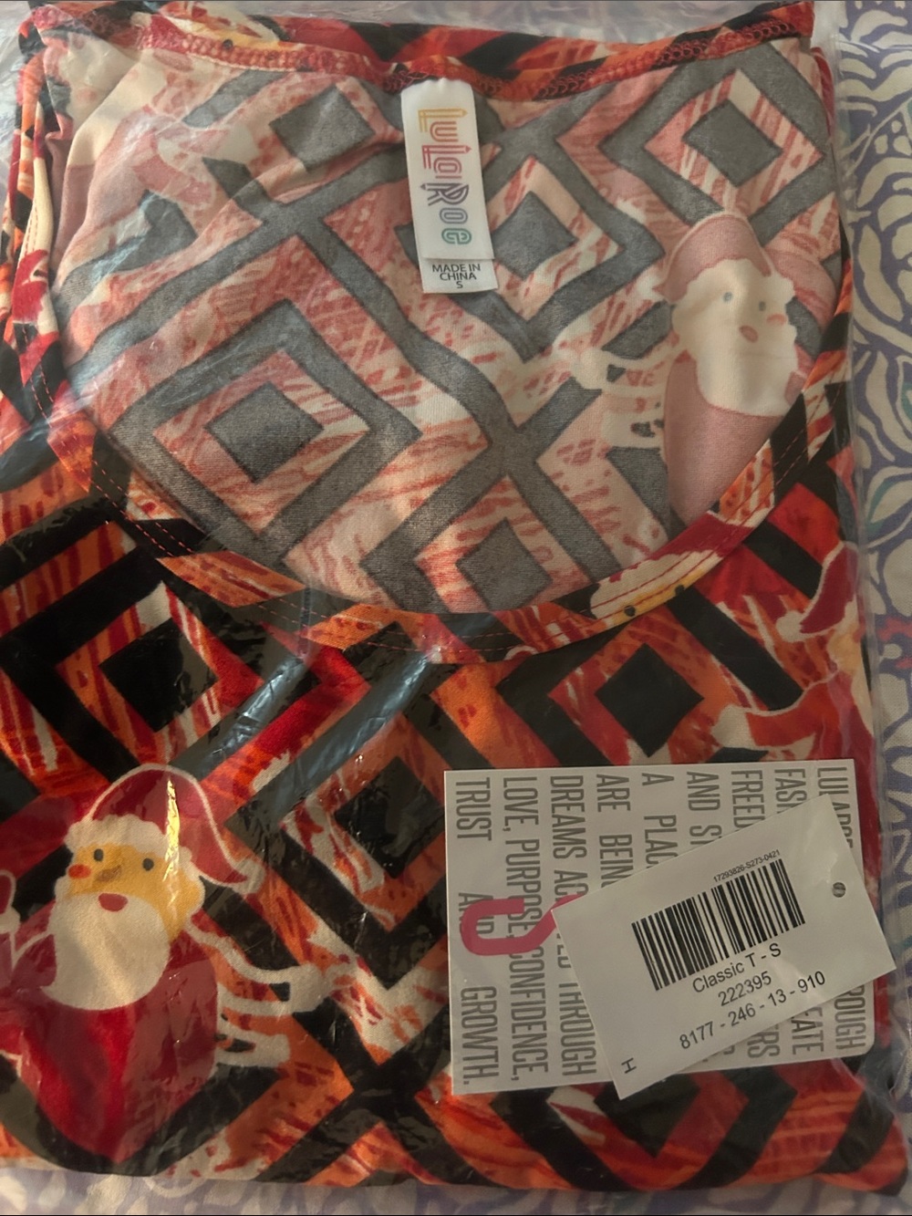 LuLaRoe Classic Tee Red Black Gray Geometric Santa Short Sleeve Top small